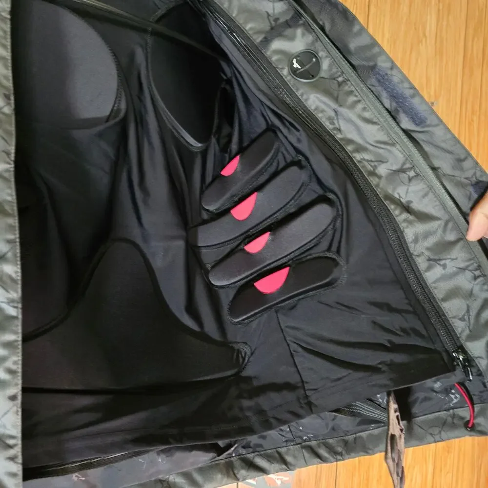 Aegix Boys/girls Siren Jr jacket color onyx/alpha size L-New with Tags